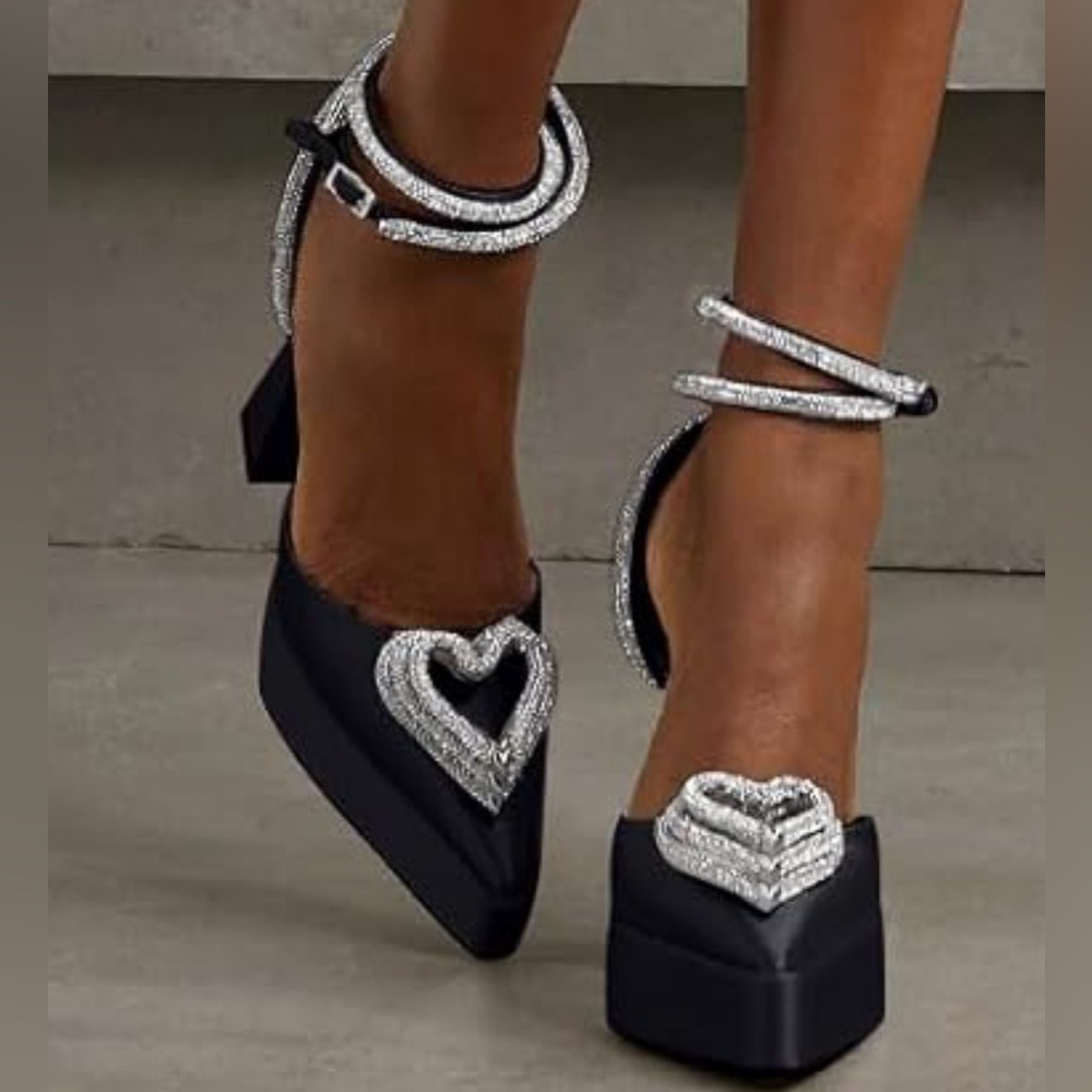 Coutgo Rhinestone Triple Heart Pointed Toe Ankle Strap Party Heels Sz 8 New